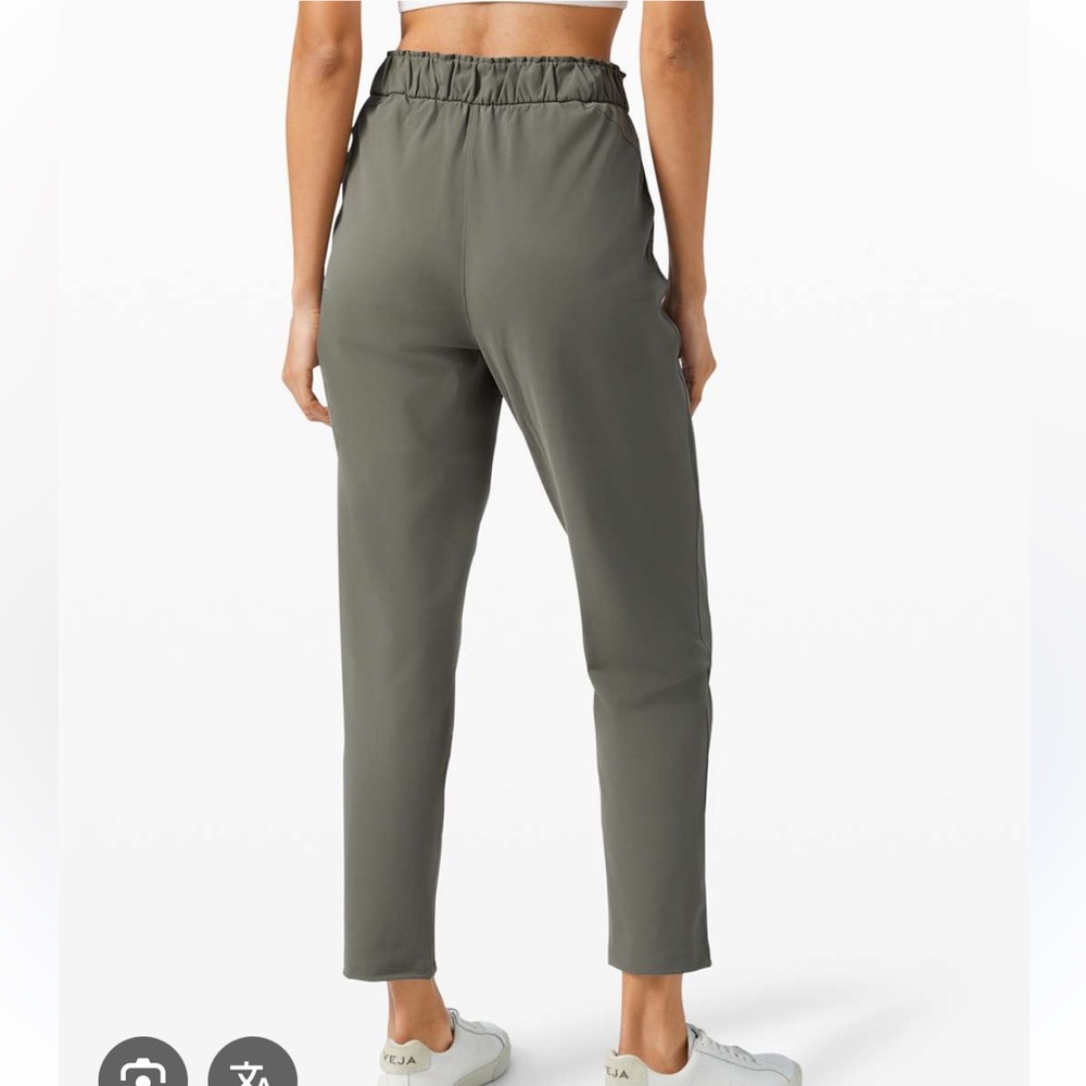 Lululemon size 6 grey sage keep moving pant